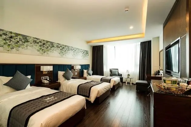 Deluxe Üç Kişilik Oda, Şehir Manzaralı