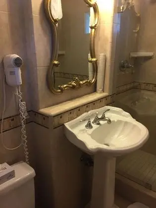 Deluxe Oda, 1 En Büyük (King) Boy Yatak