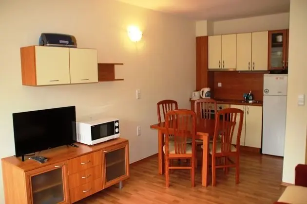 Standard Apart Daire, Dağ Manzaralı