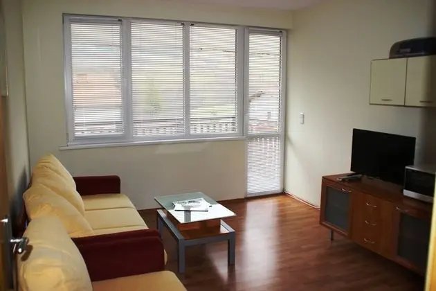 Standard Apart Daire, Dağ Manzaralı
