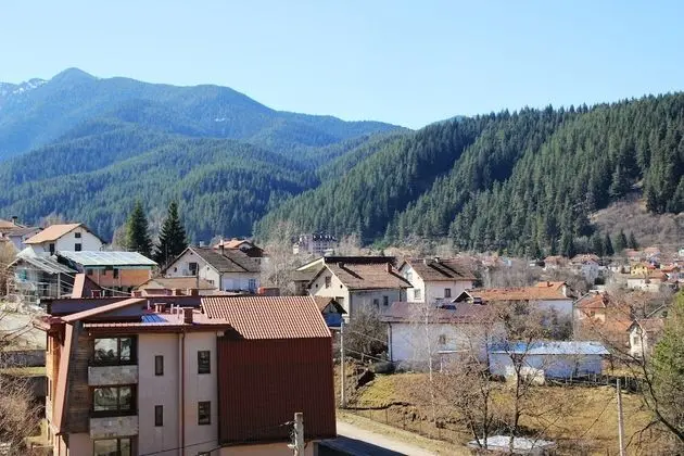 Standard Apart Daire, Dağ Manzaralı