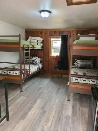 Standard Kulübe, Birden Çok Yatak, Sigara İçilmez, Buzdolabı ve Mikrodalga