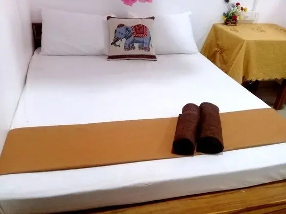 Deluxe Tek Büyük Yataklı Oda, 1 Yatak Odası, Bahçe Manzaralı, Bahçeli