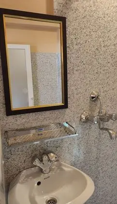 Basic Tek Büyük Yataklı Oda