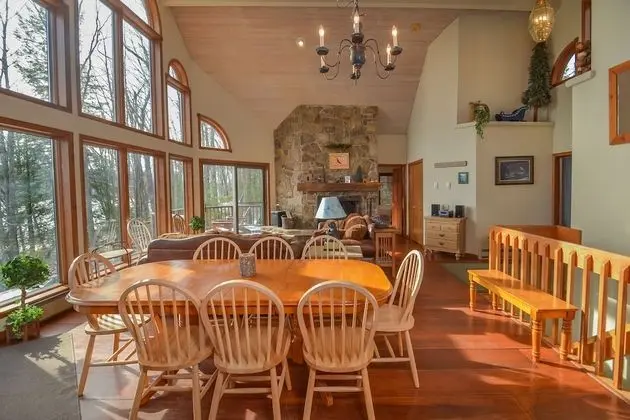 Ev, Birden Çok Yatak, Sıcak Su Havuzu