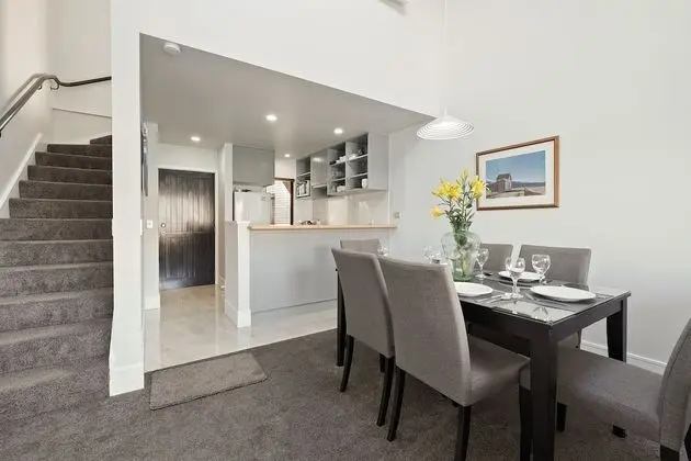 Apart Daire, 3 Yatak Odası, Balkon, Göl Manzaralı