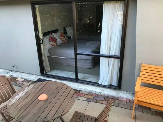 Stüdyo, Küçük Mutfak, Avlu