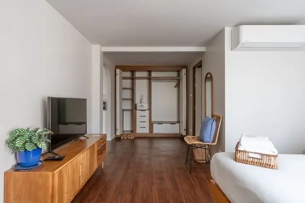 Deluxe Queen Room