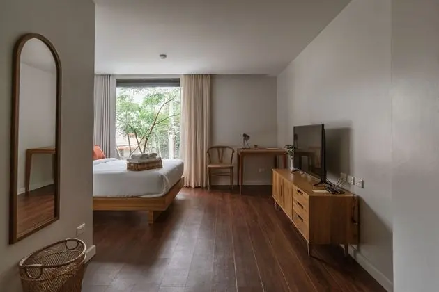 Deluxe Queen Room