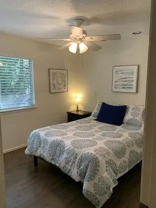 Ev (Earth Haus, Daily Rental, 18 Guests)