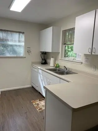 Ev (Earth Haus, Daily Rental, 18 Guests)