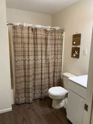 Ev (Earth Haus, Daily Rental, 18 Guests)