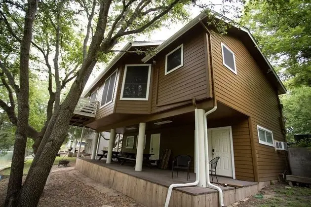 Ev (Earth Haus, Daily Rental, 18 Guests)