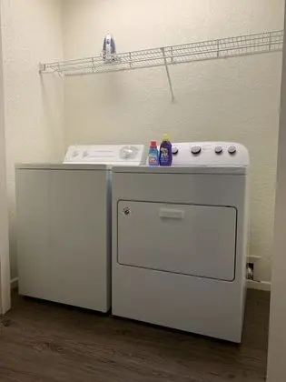 Ev (Earth Haus, Daily Rental, 18 Guests)
