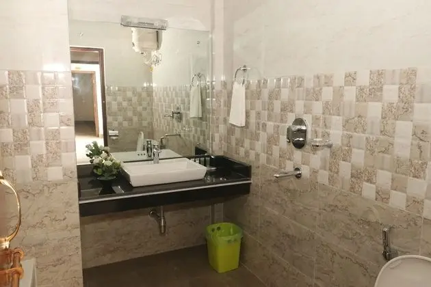 Deluxe Tek Büyük veya İki Ayrı Yataklı Oda, 1 Yatak Odası, Bahçe Manzaralı