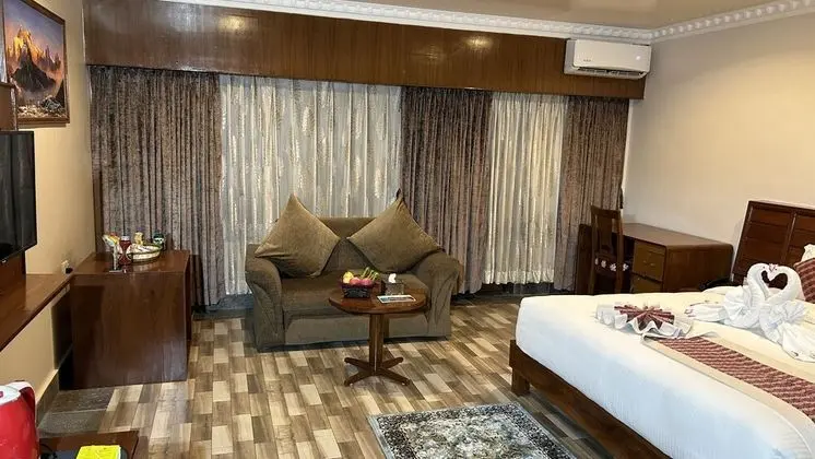 Deluxe Tek Büyük veya İki Ayrı Yataklı Oda, 1 Yatak Odası, Sigara İçilmez, Bahçe Manzaralı