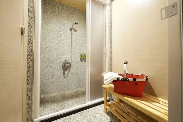 Standard Tek Kişilik Oda, Sadece kadınlar için, Ortak Banyo
