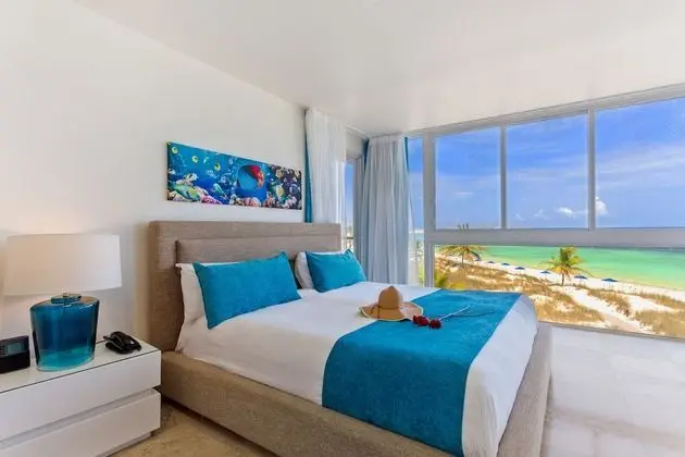 1 Bedroom Deluxe Beachfront Suite