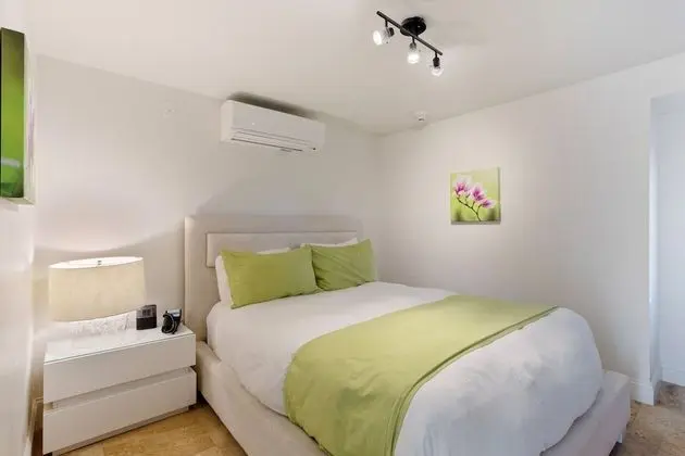 2 Bedroom Deluxe Beachfront Suite