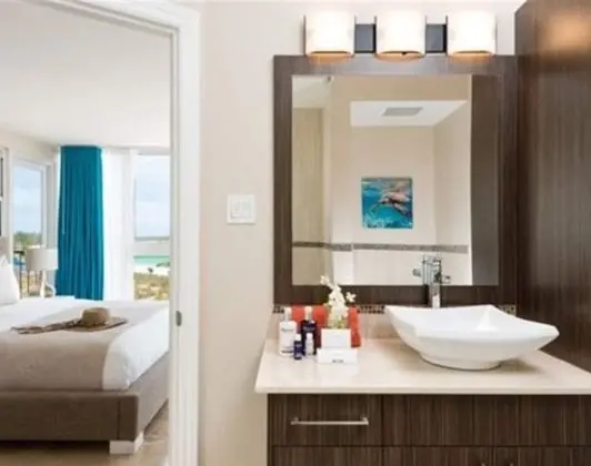 2 Bedroom Deluxe Beachfront Suite