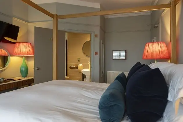 Deluxe King Four Poster Room Beach Front