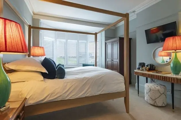 Deluxe King Four Poster Room Beach Front