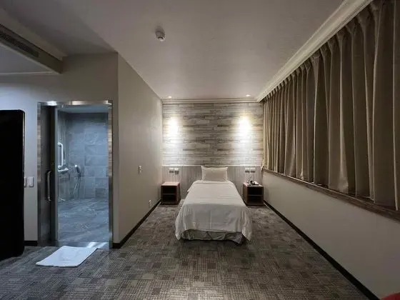 Executive Oda, Köşe
