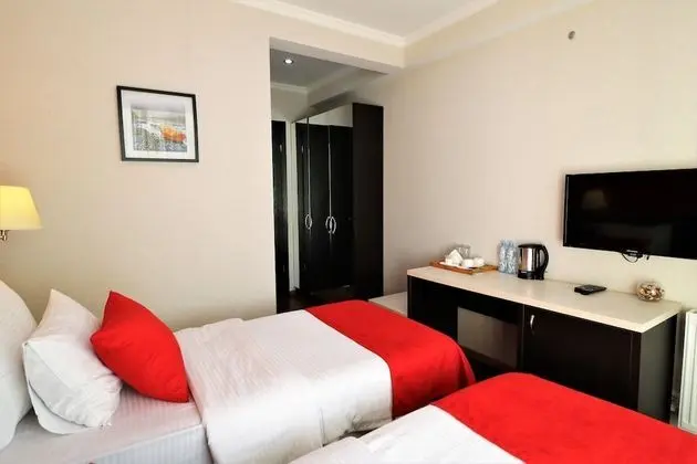 Standard Tek Büyük veya İki Ayrı Yataklı Oda, Balkon