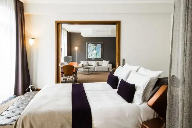 east Suite