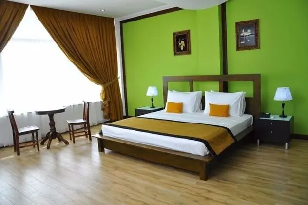 Deluxe Tek Büyük Yataklı Oda