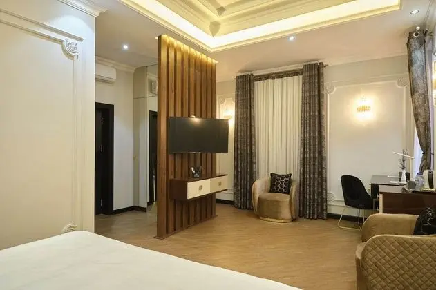 Deluxe Tek Büyük Yataklı Oda