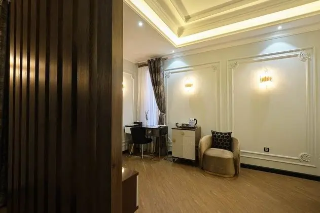 Deluxe Tek Büyük Yataklı Oda