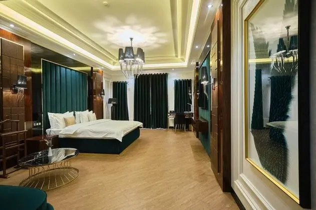 Luxury Tek Büyük Yataklı Oda