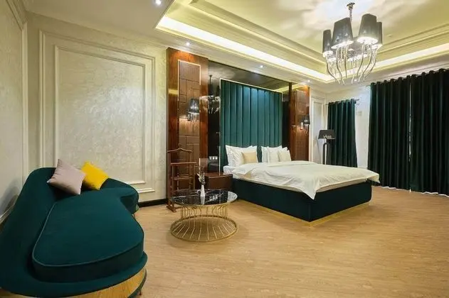 Luxury Tek Büyük Yataklı Oda