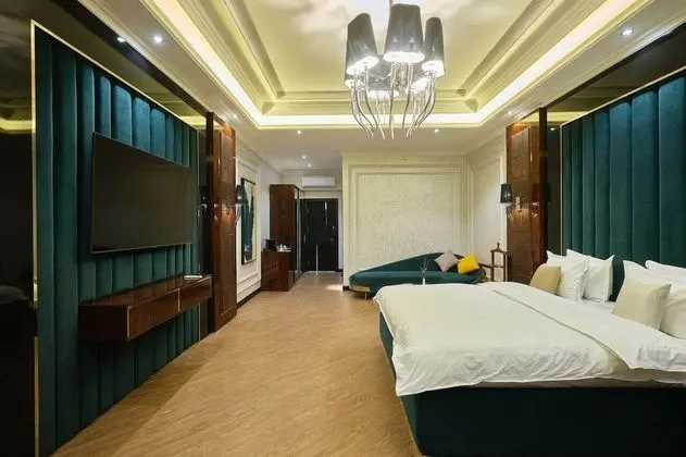 Luxury Tek Büyük Yataklı Oda