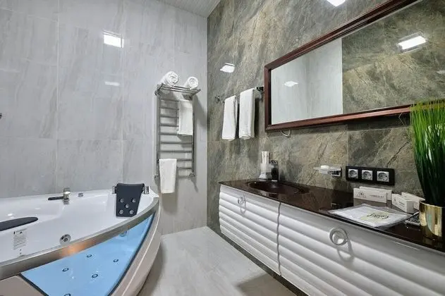 Luxury Tek Büyük Yataklı Oda