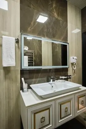 Luxury Tek Büyük Yataklı Oda