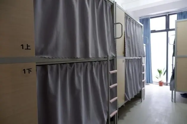 Ortak Ranzalı Oda, Sadece kadınlar için, Ortak Banyo (8ppl)
