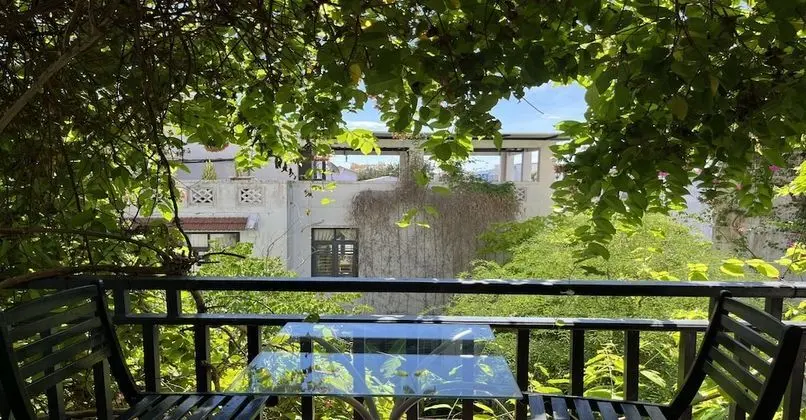 Villa (Harmony)