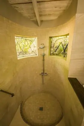 Deluxe Kır Evi, Bahçeli
