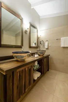 Deluxe Kır Evi, Bahçeli