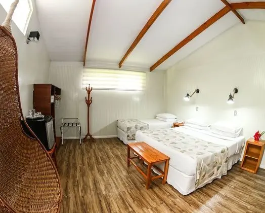 Üç Kişilik Oda