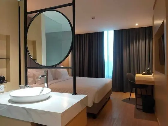 Deluxe Tek Büyük Yataklı Oda