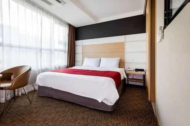 Deluxe Tek Büyük Yataklı Oda