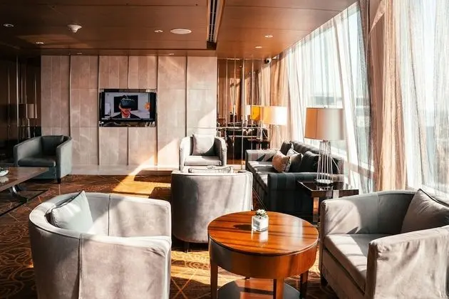 Executive Deluxe with Lounge Access