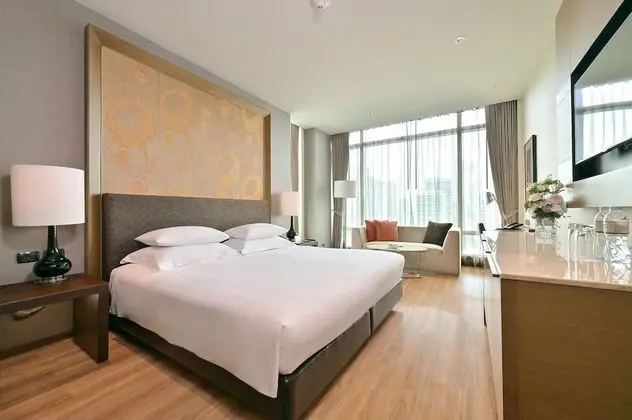 Executive Superior Sky with Lounge Access