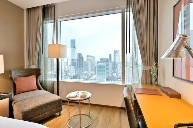 Executive Superior Sky with Lounge Access