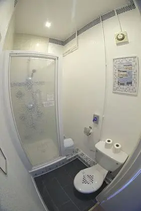 Deluxe Tek Büyük Yataklı Oda, Banyolu/Duşlu