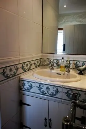 Tek Büyük veya İki Ayrı Yataklı Oda, Banyolu/Duşlu