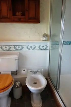 Tek Büyük veya İki Ayrı Yataklı Oda, Banyolu/Duşlu